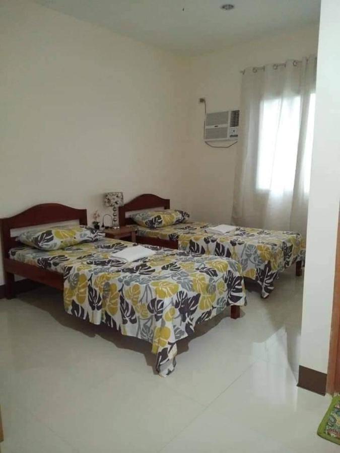 Junie Pension House Moalboal Szoba fotó